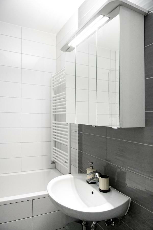 Sauna Repinc: Modern Luxury Apartments with EV Charging in Zagreb Exterior photo